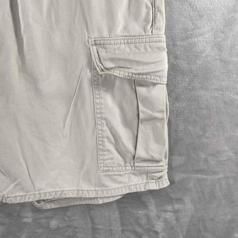 Vintage Levi's Silvertab Cargo Shorts men's 32 Baggy Khakis 10" Inseam 90s Y2K - Picture 8 of 12